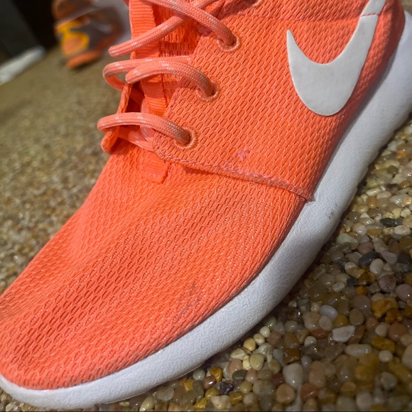 Nike Roshes - Picture 8 of 10